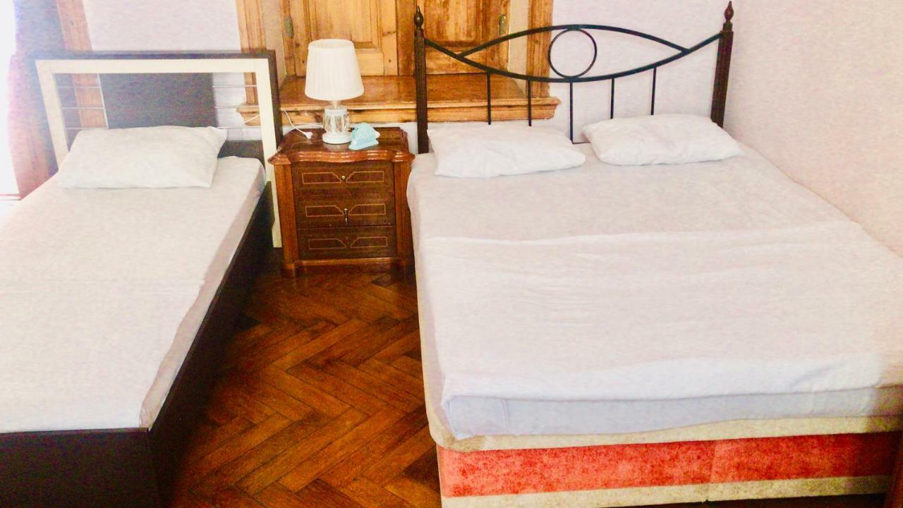 The Punjab Residency Hostel Baku Bagian luar foto