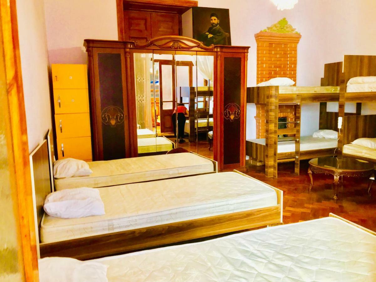 The Punjab Residency Hostel Baku Bagian luar foto